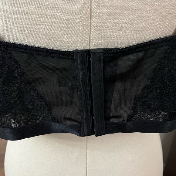 Torrid Curve Bra Size 3X - Picture 5 of 5